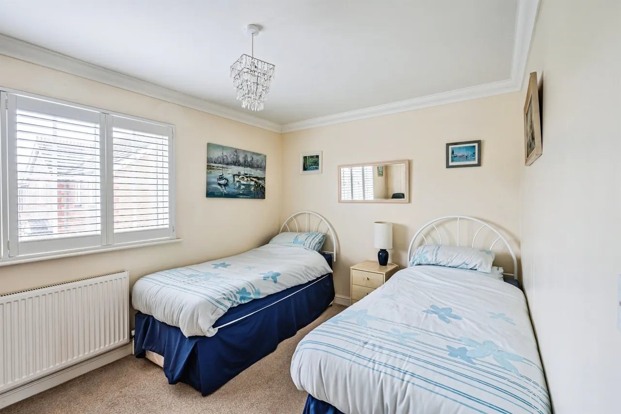 Long Beach Close, Eastbourne, BN23, photo 13
