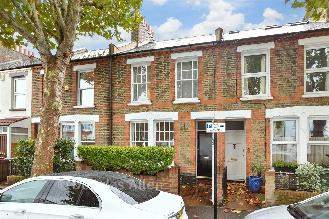 2 bed house for sale, Granleigh Road, London, E11