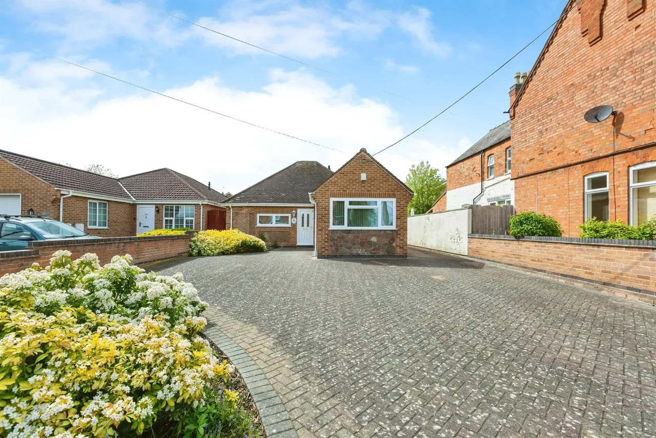 2 bed house for sale — Rothley Road, Mountsorrel, Loughborough