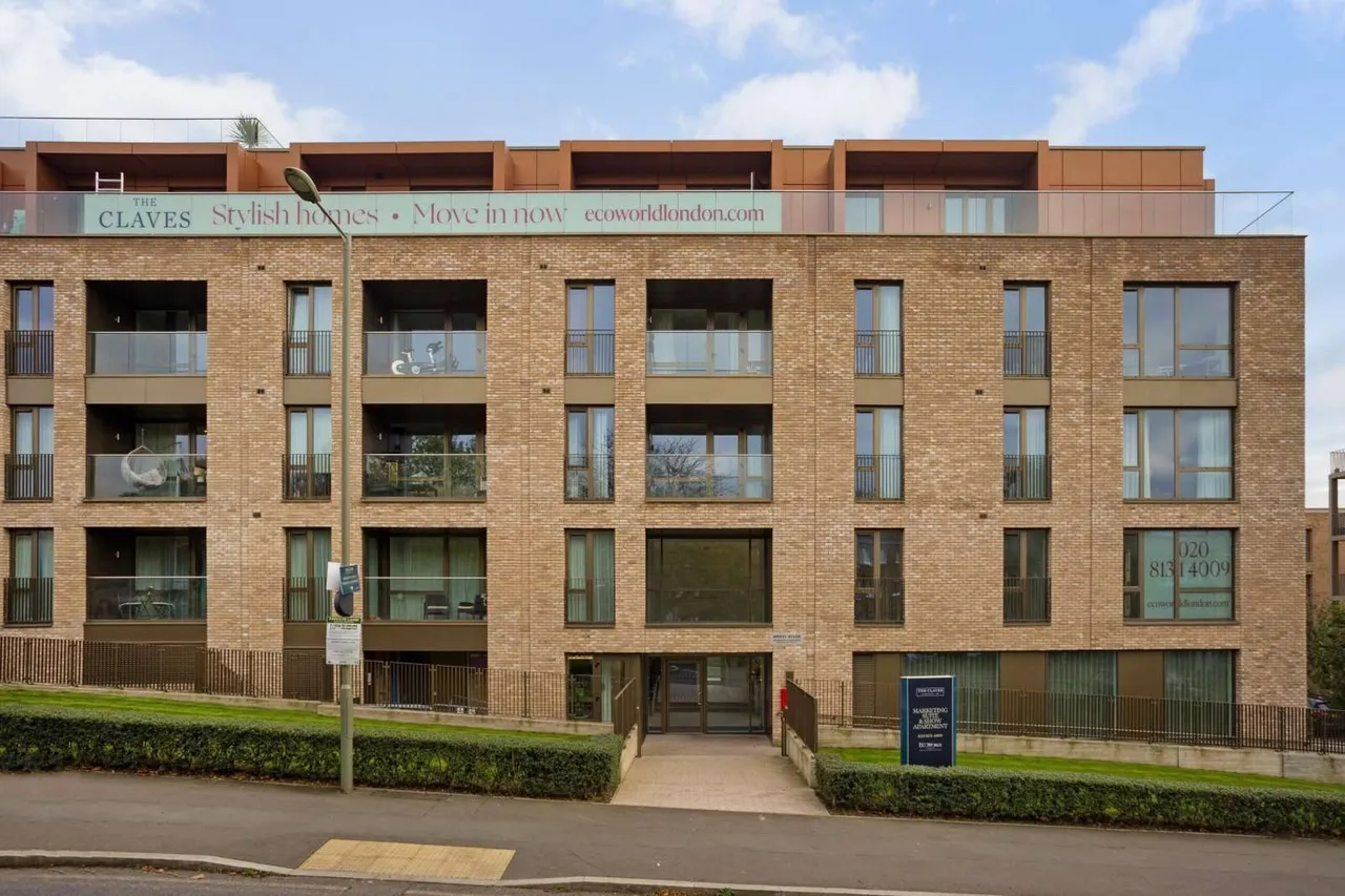 2 bed new development for sale — The Claves, 27 Inglis Way, Millbrook Park, London, NW7 1TP