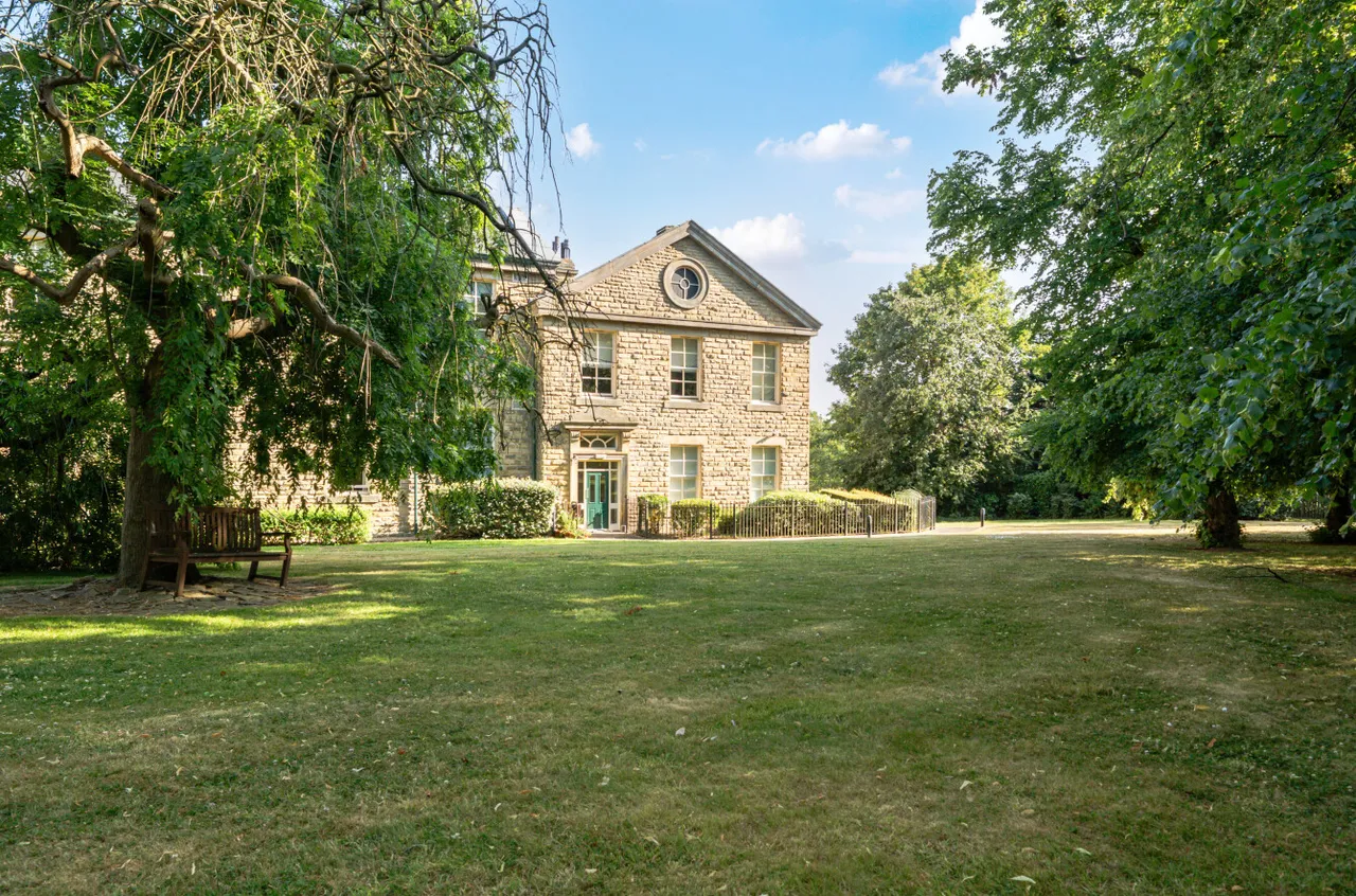 Stoneleigh Court, Shadwell, LS17, photo 4
