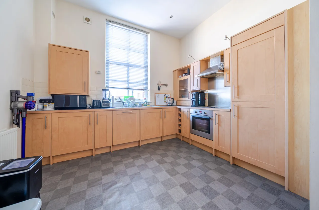Stoneleigh Court, Shadwell, LS17, photo 3