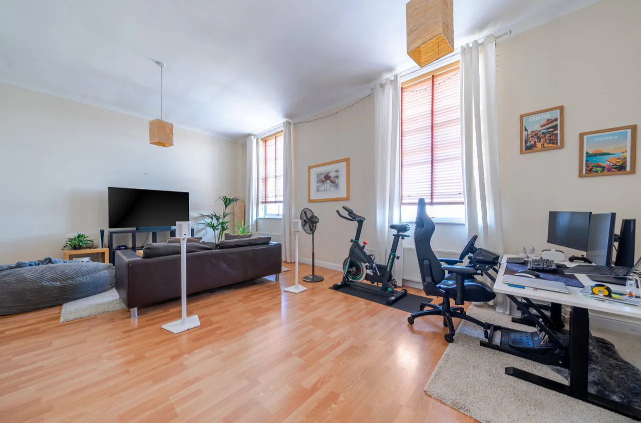 Stoneleigh Court, Shadwell, LS17, photo 6