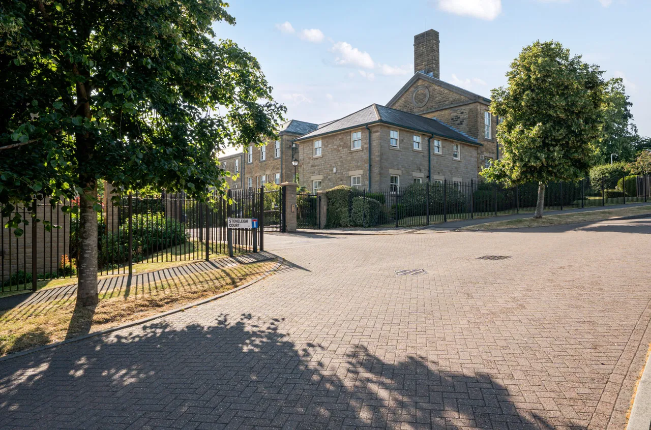 Stoneleigh Court, Shadwell, LS17, photo 19