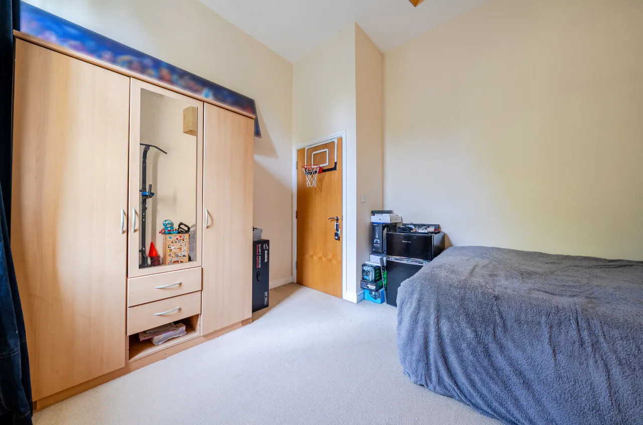 Stoneleigh Court, Shadwell, LS17, photo 12