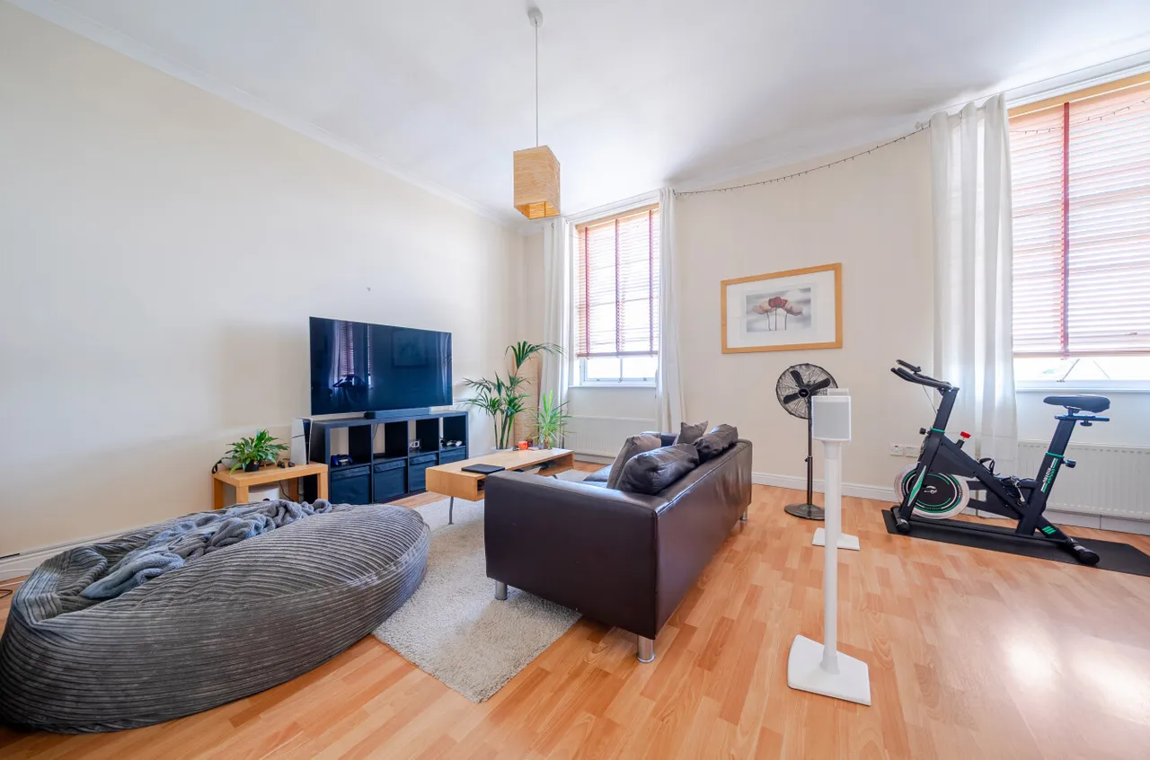 Stoneleigh Court, Shadwell, LS17, photo 7