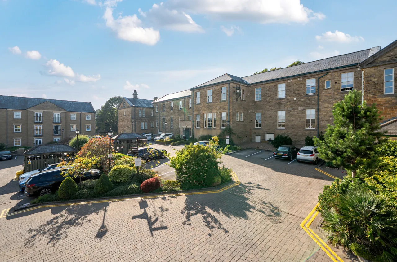 Stoneleigh Court, Shadwell, LS17, photo 20