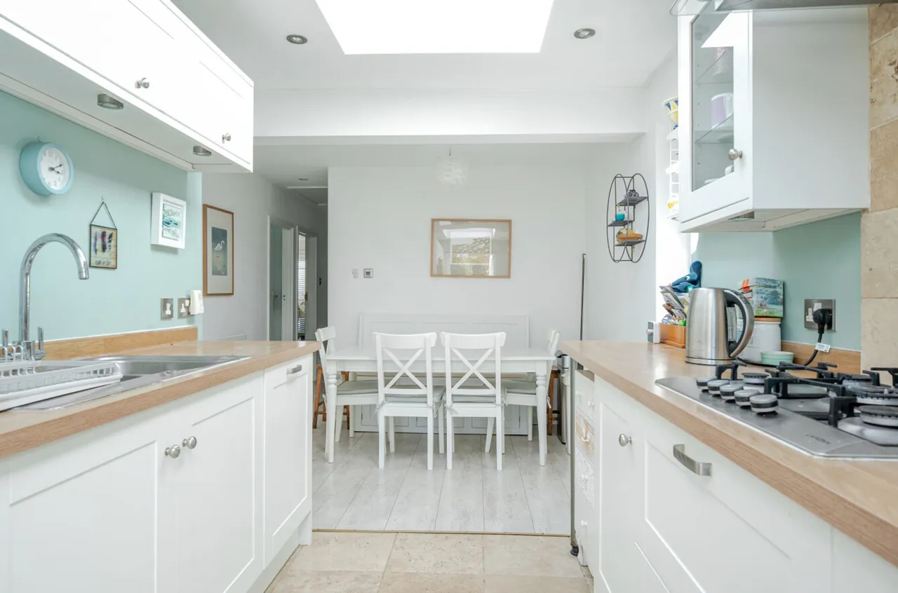 Garden Avenue, Bracklesham Bay, PO20, photo 2