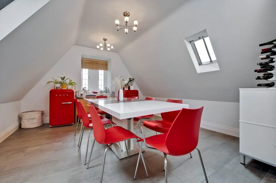 Ockham Lane, Cobham, KT11, photo 4