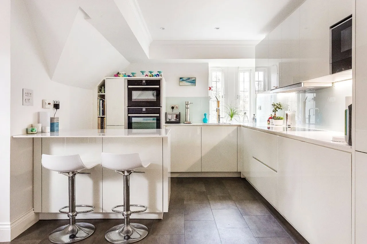 Ockham Lane, Cobham, KT11, photo 27