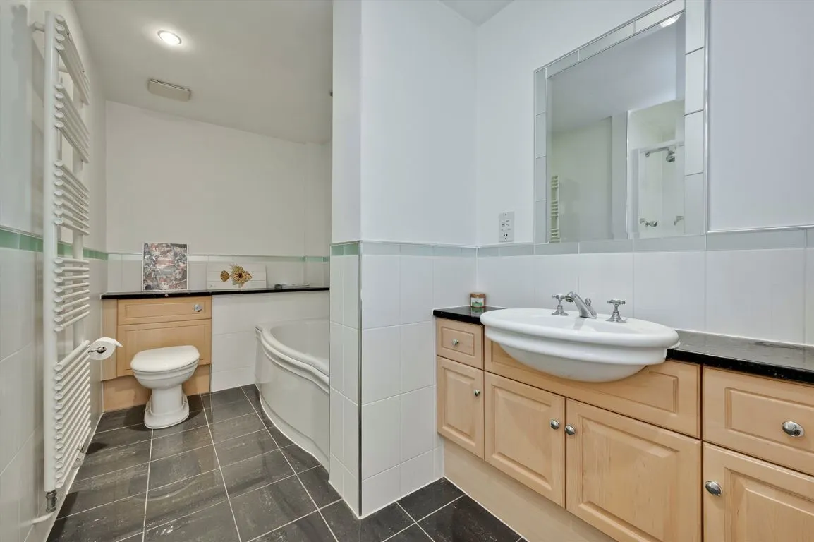 Ockham Lane, Cobham, KT11, photo 8