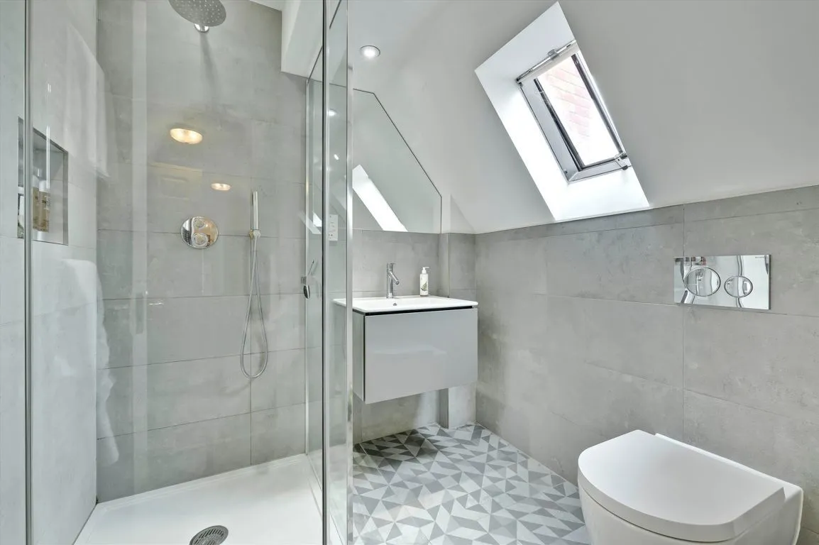 Ockham Lane, Cobham, KT11, photo 9