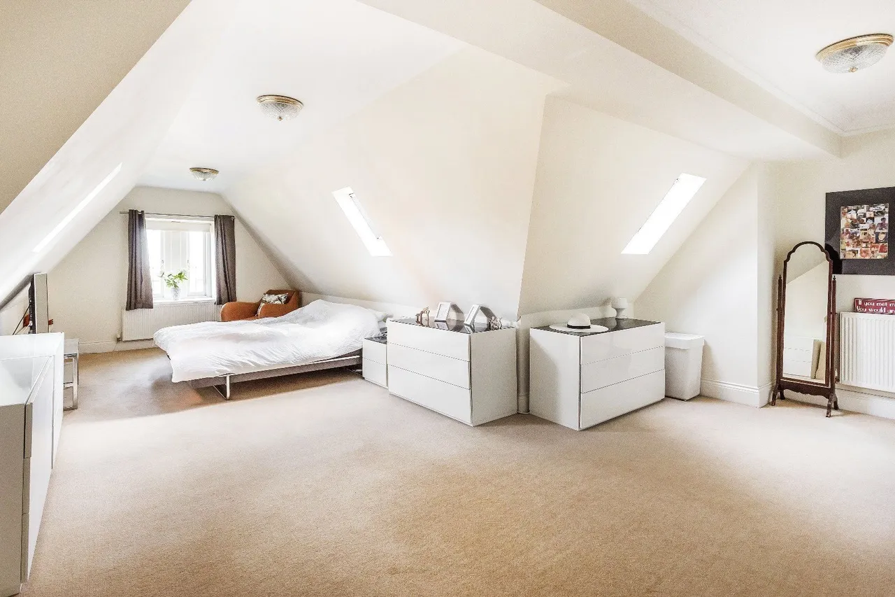 Ockham Lane, Cobham, KT11, photo 29