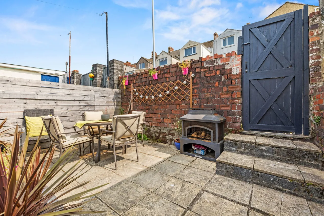 Chesshyre Street, Brynmill, SA2, photo 22