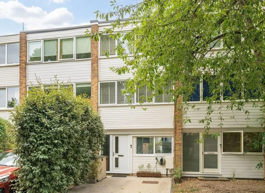 3 bed house for sale — Fairlawns, East Twickenham, TW1