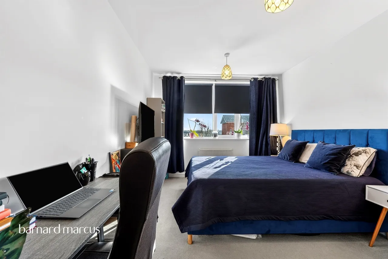 High Street, Feltham, TW13, photo 6