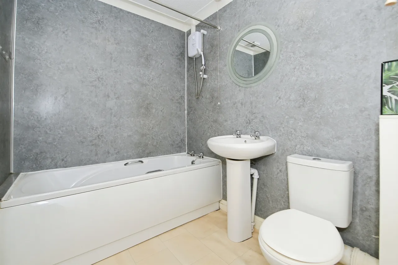 Farriers Court, Orton Longueville, PE2, photo 9