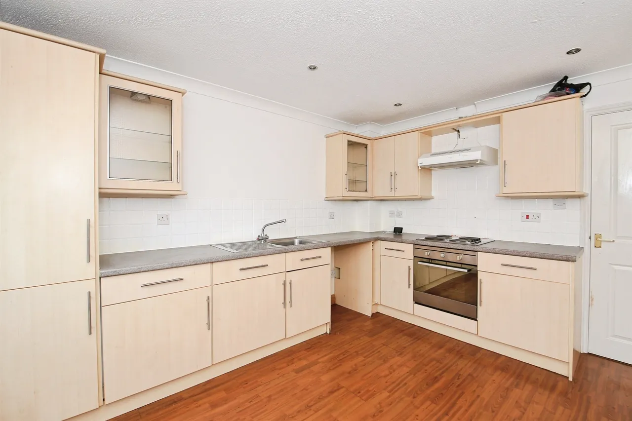 Farriers Court, Orton Longueville, PE2, photo 3
