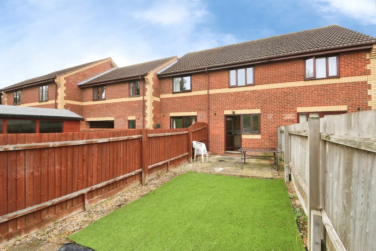 Farriers Court, Orton Longueville, PE2, photo 10