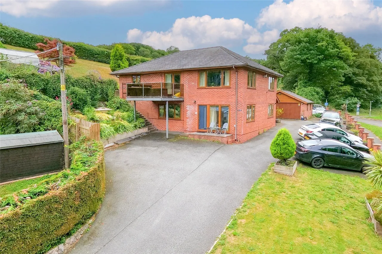 6 bed house for sale, Treborth Road, Bangor, LL57