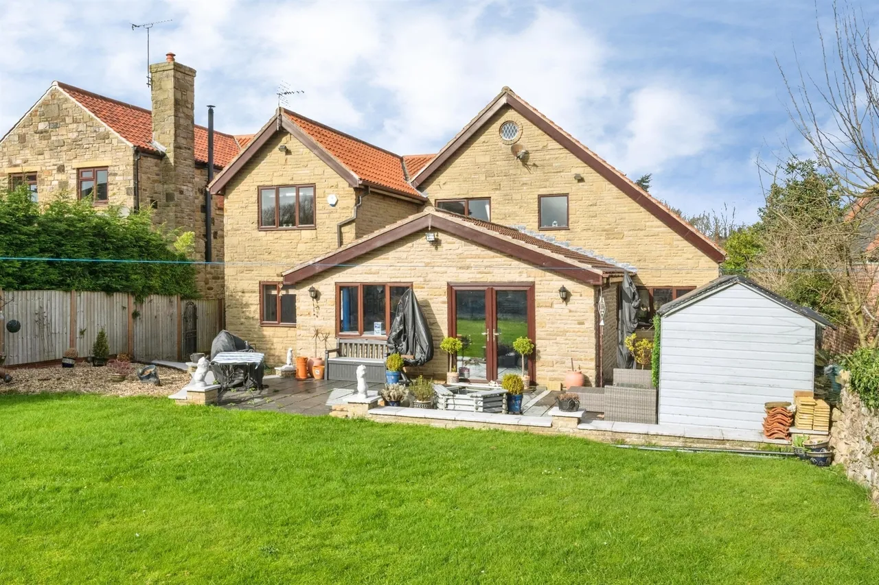 Holywell Lane, Braithwell, Rotherham, photo 5