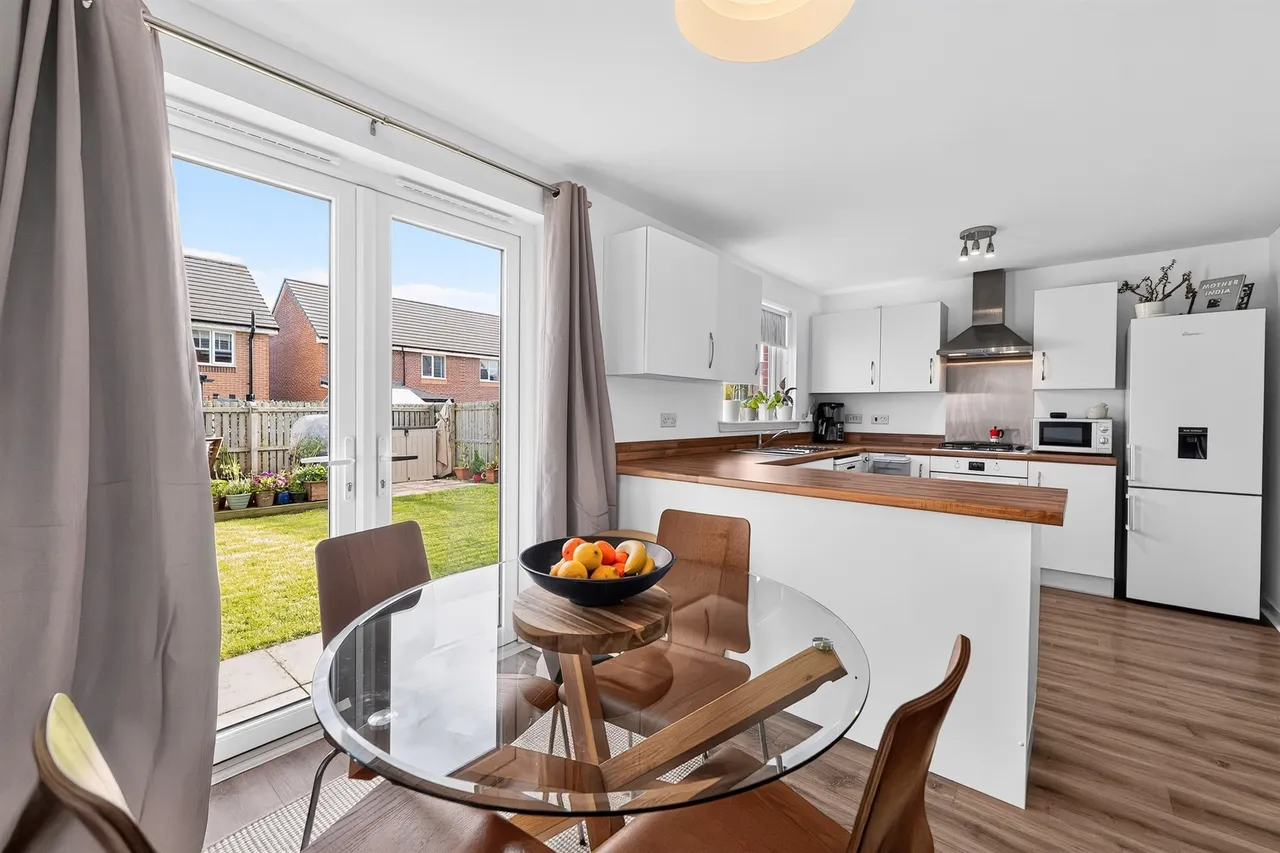 Raven Avenue, North Newmoor, KA11, photo 6