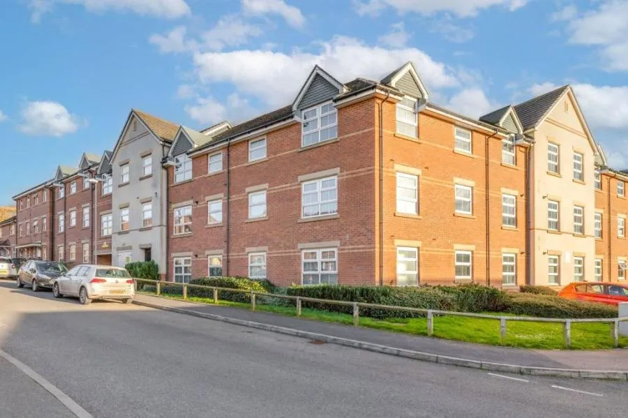 2 bed flat for sale, Crouch Gardens, Buntingford, SG9