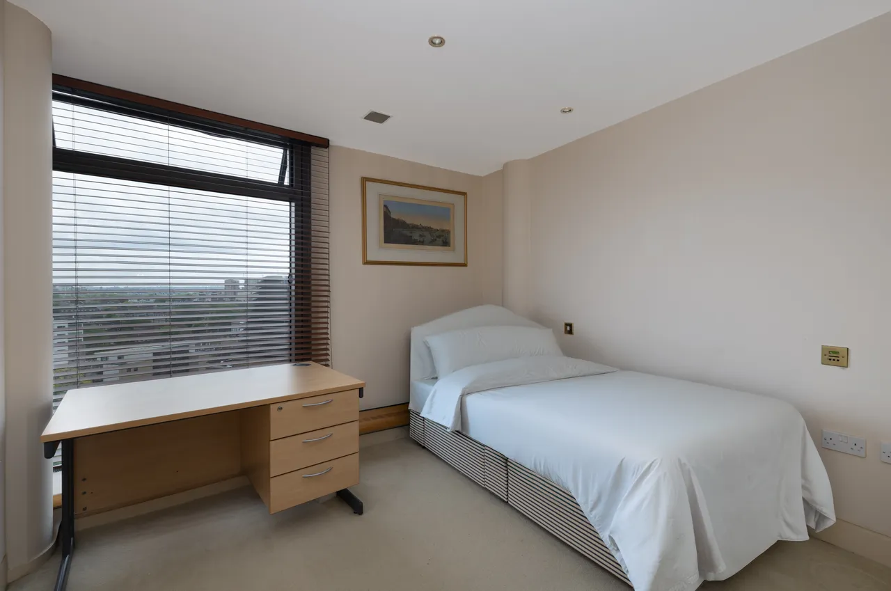 Lambeth, Parliament View Apartments, Albert Embankment, London, photo 8