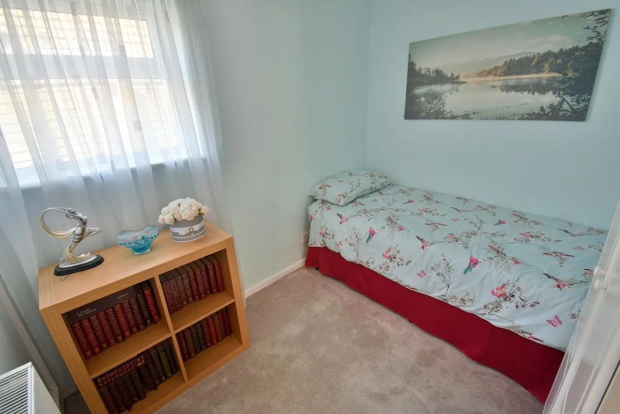 St Marys Road, BH22, photo 8