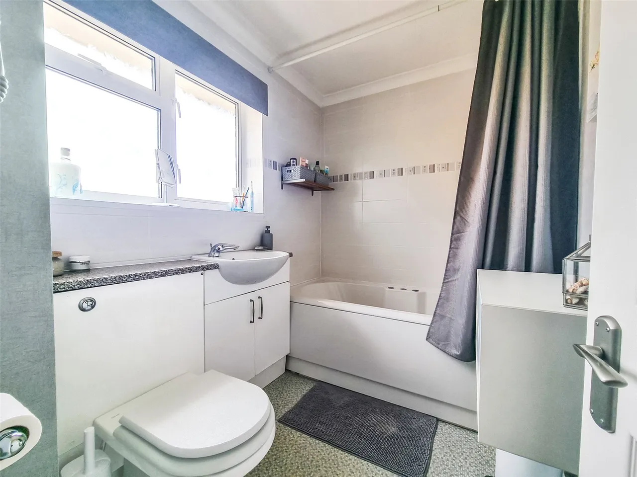 Shawfield Lane, Ash, Guildford, Surrey, GU12 6QZ, photo 8