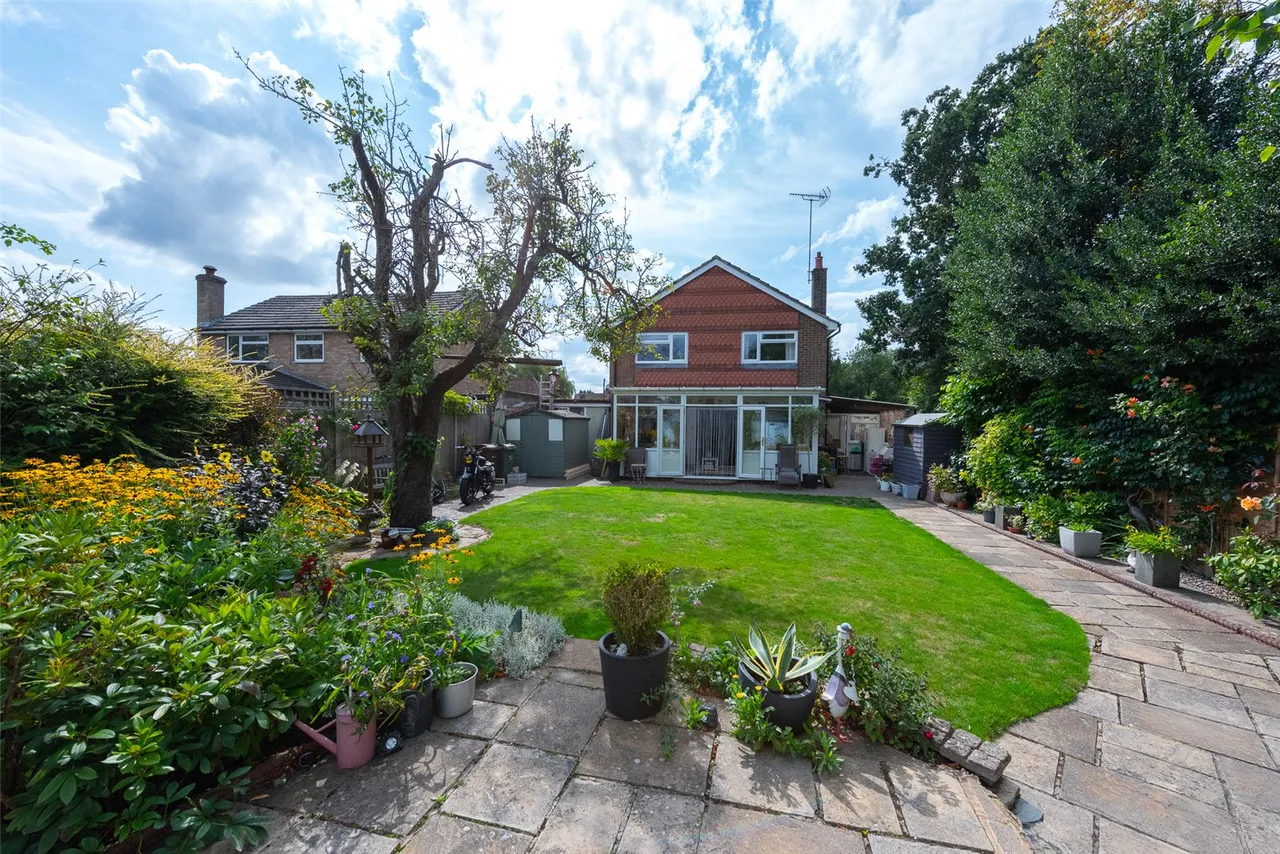 Shawfield Lane, Ash, Guildford, Surrey, GU12 6QZ, photo 15