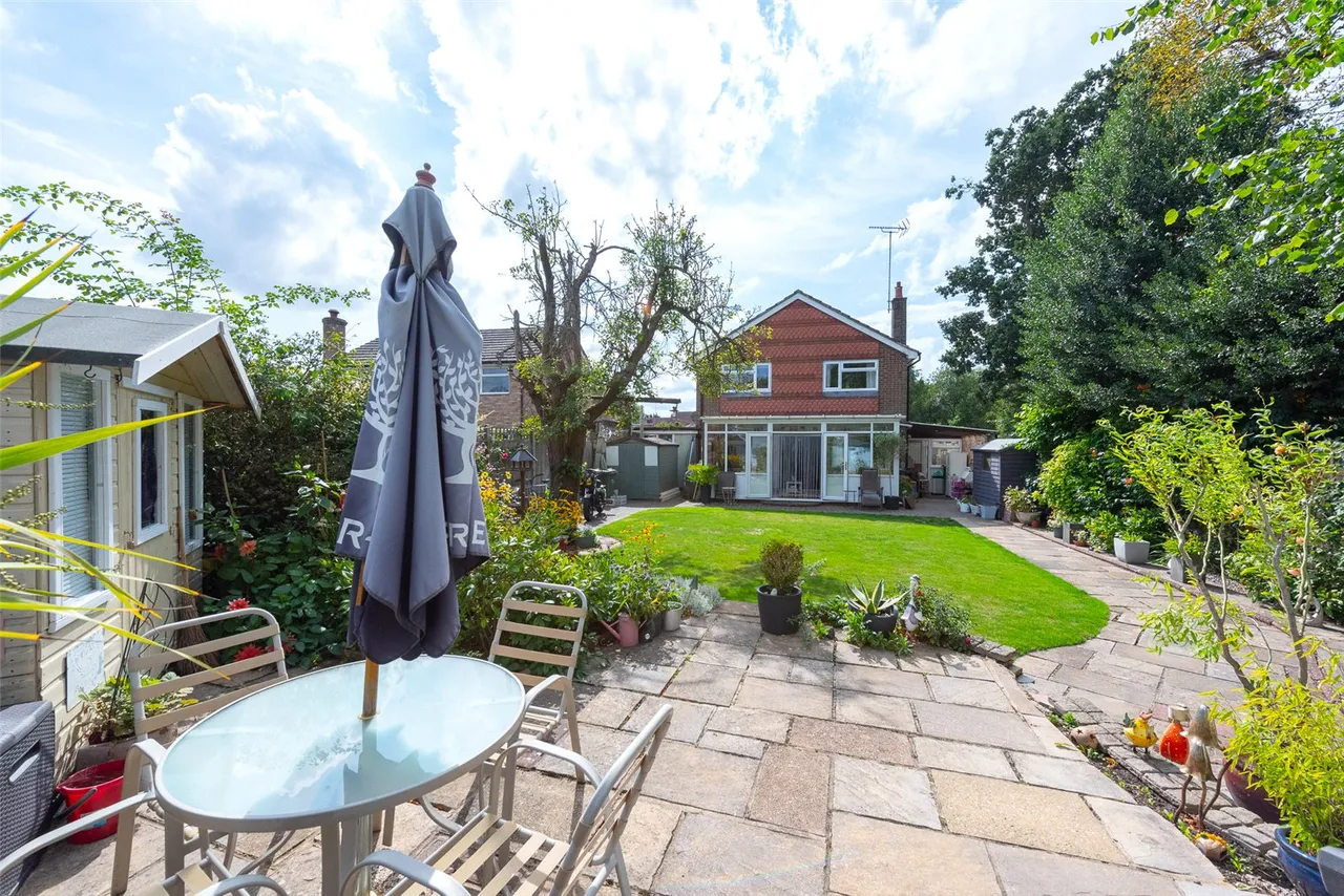 Shawfield Lane, Ash, Guildford, Surrey, GU12 6QZ, photo 6