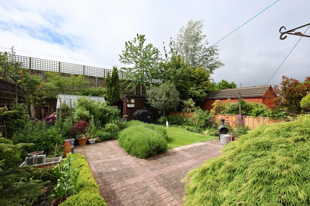 Rosefield Crescent, Rochdale OL16 5BD, photo 18