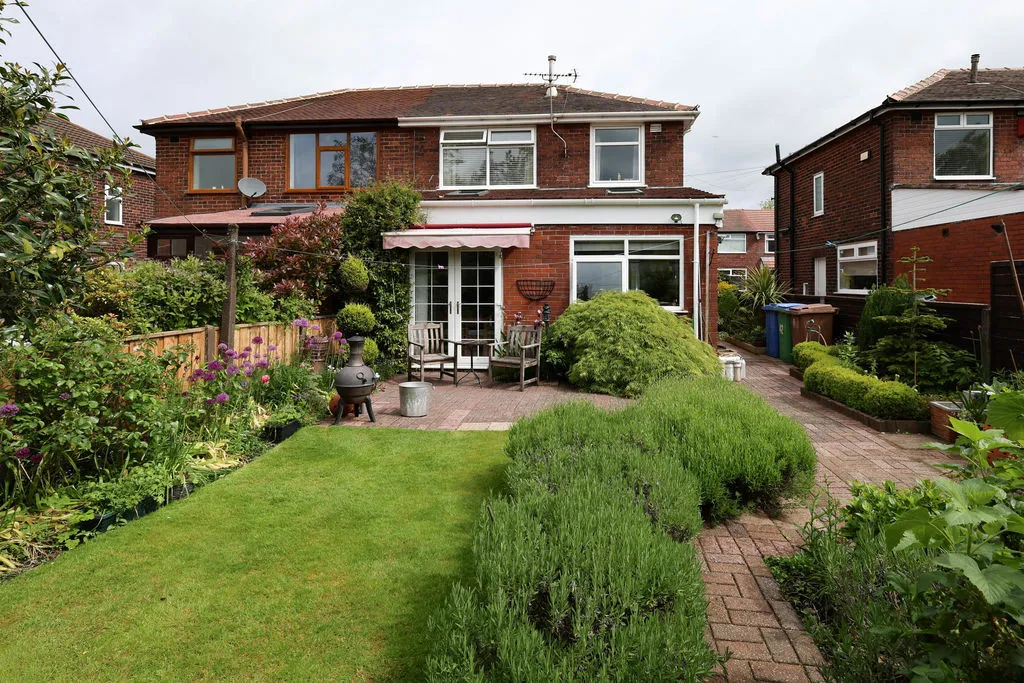 Rosefield Crescent, Rochdale OL16 5BD, photo 17