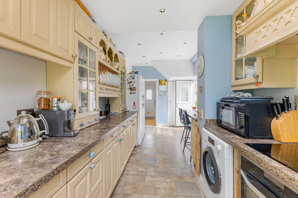 Rosefield Crescent, Rochdale OL16 5BD, photo 9