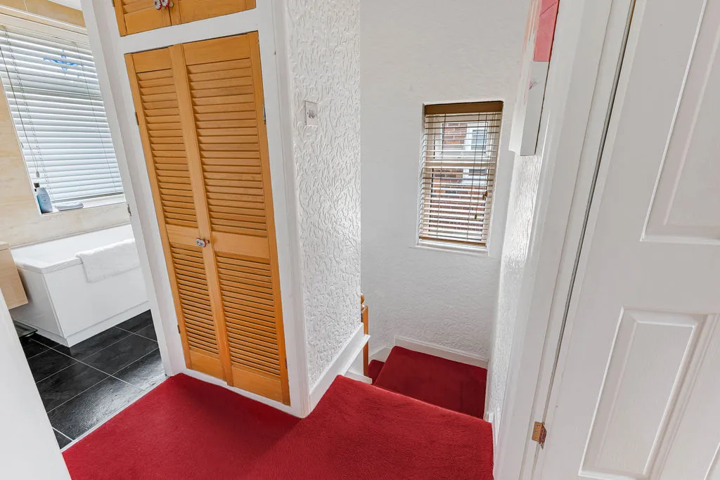 Rosefield Crescent, Rochdale OL16 5BD, photo 10