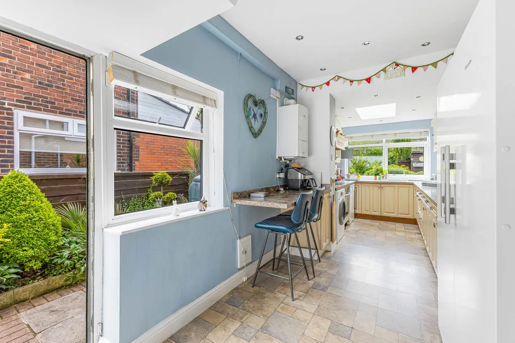 Rosefield Crescent, Rochdale OL16 5BD, photo 7