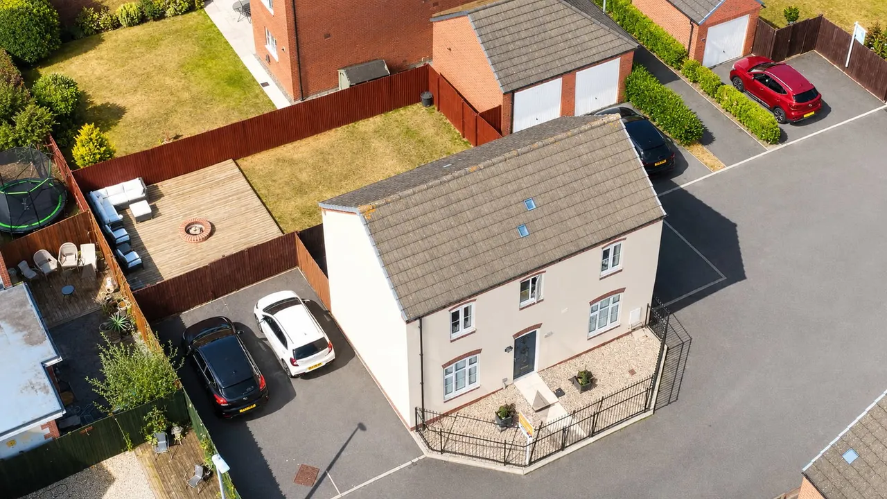 3 bed house for sale — Cwrt Bergiers, Llanelli, Carmarthenshire SA15