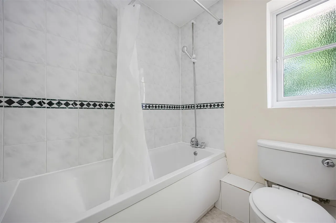 Morlais, Emmer Green, RG4, photo 10