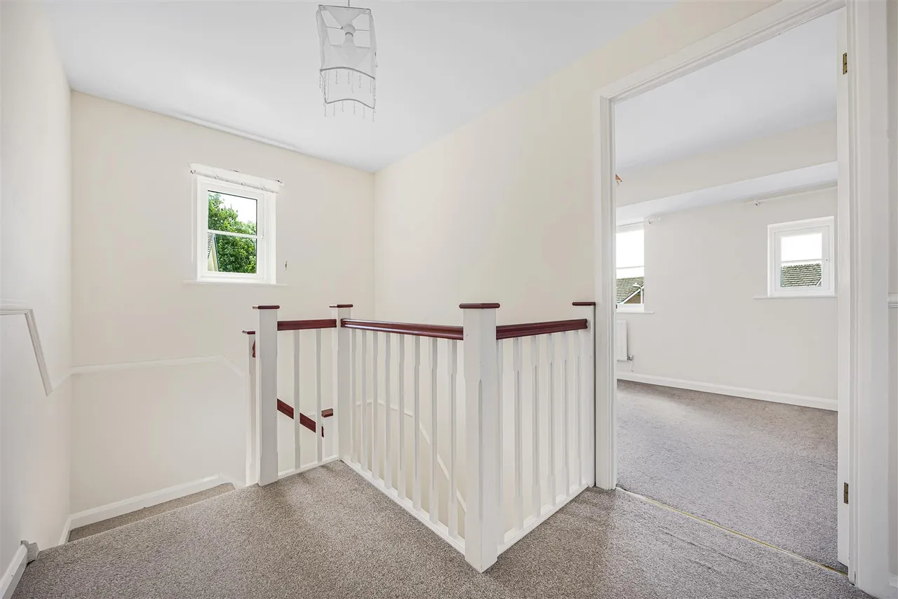 Morlais, Emmer Green, RG4, photo 9