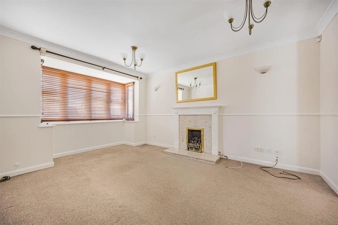 Morlais, Emmer Green, RG4, photo 2
