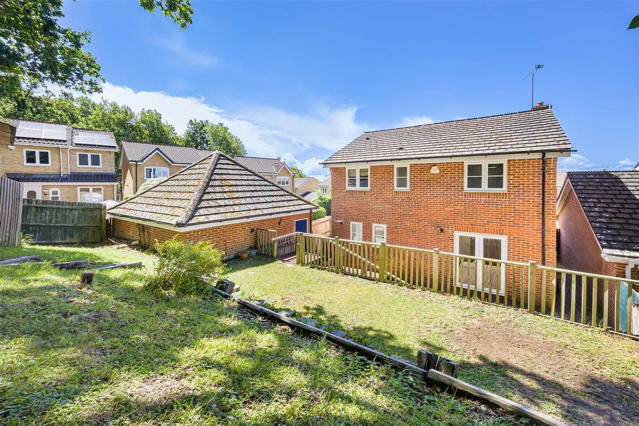 Morlais, Emmer Green, RG4, photo 5