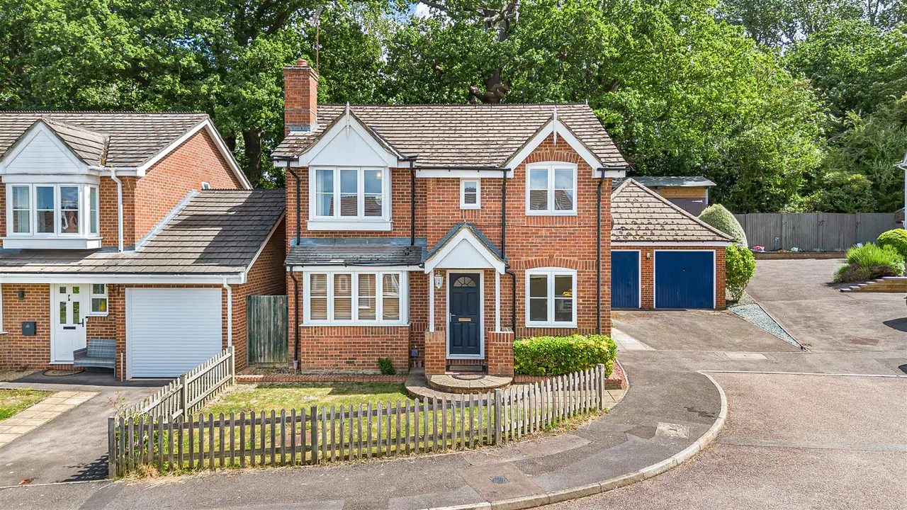 Morlais, Emmer Green, RG4, photo 21