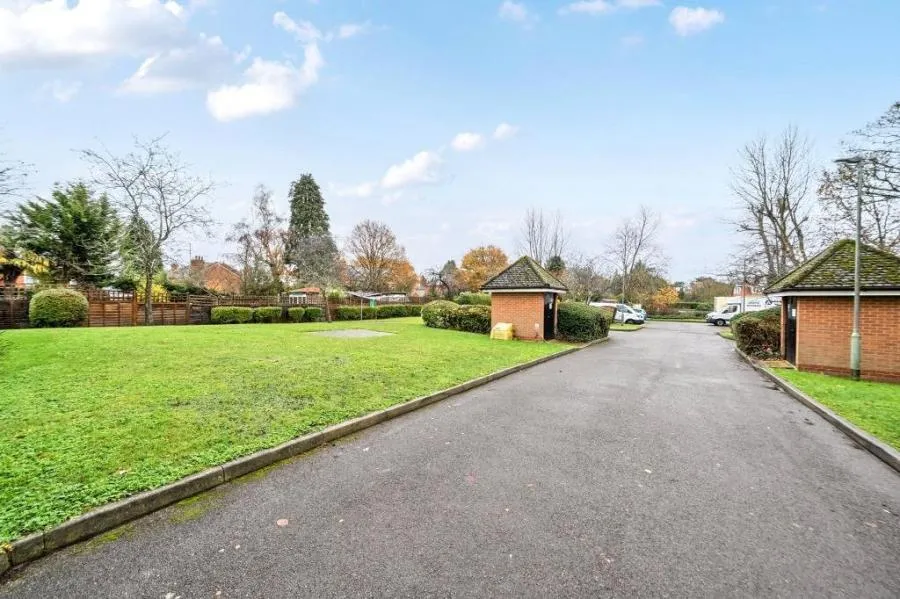 Heatherley Road, Camberley, GU15, photo 12