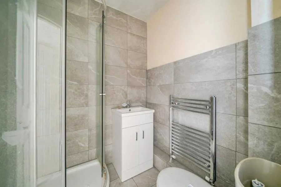 Heatherley Road, Camberley, GU15, photo 6