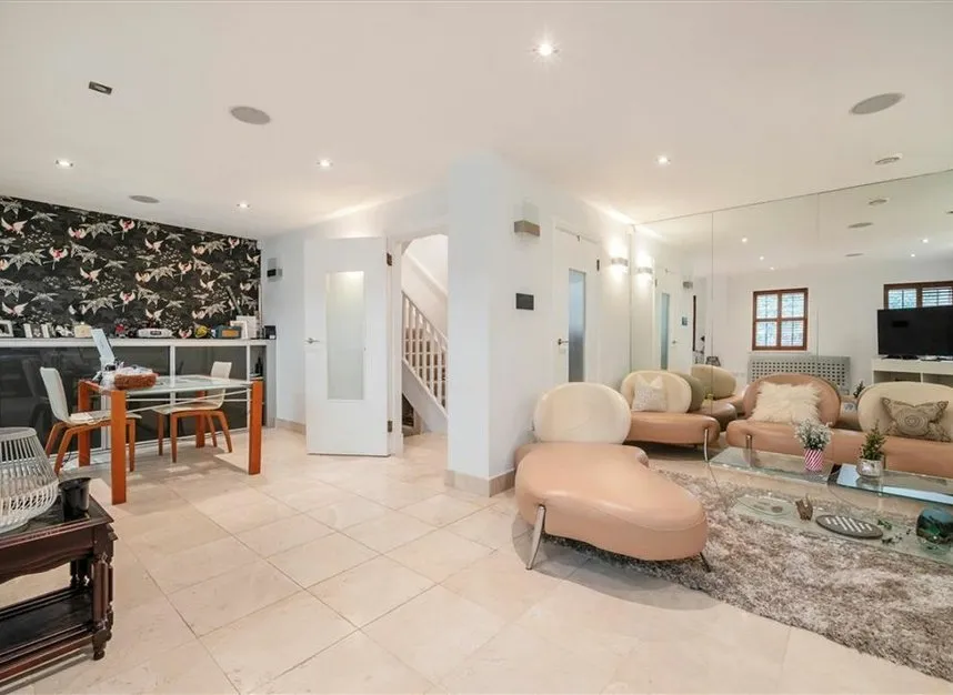 Park Crescent Mews East, Marylebone, W1W, photo 5