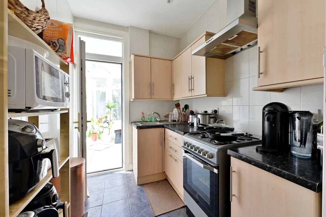 39 Trewince Road, London, photo 4