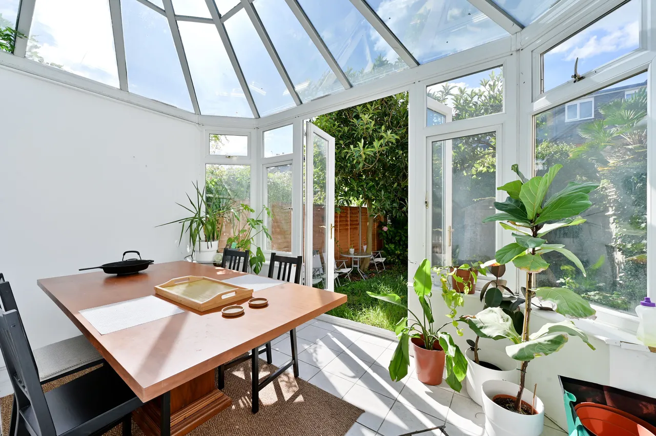 39 Trewince Road, London, photo 2