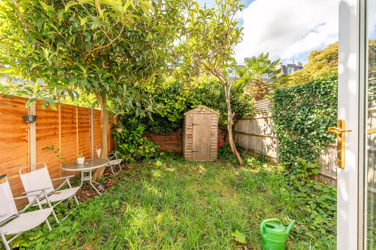39 Trewince Road, London, photo 3