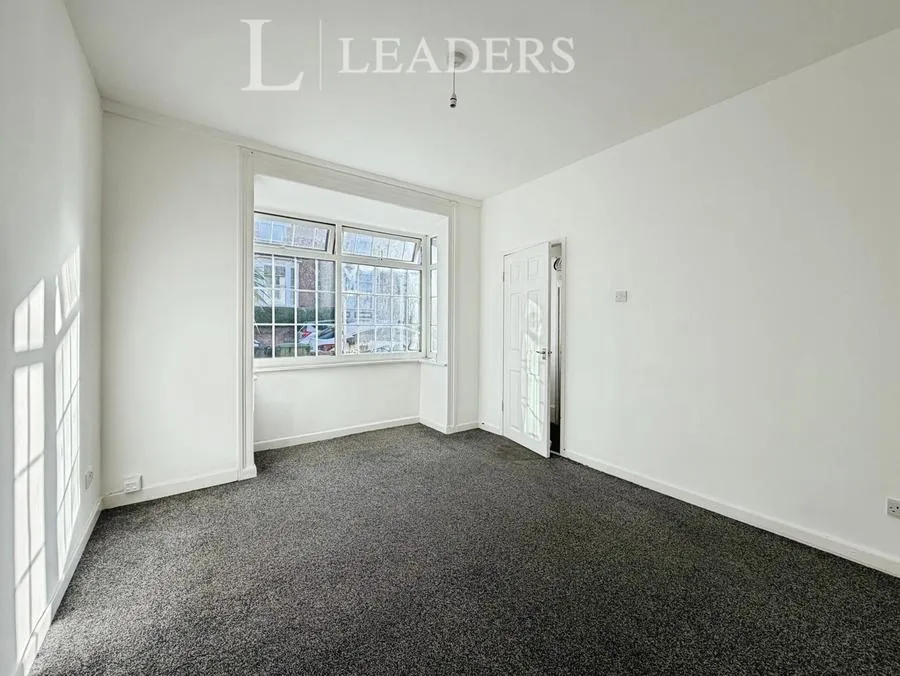Queens Road, North End, PO2, photo 3